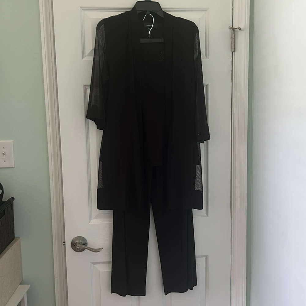 R&M Richards Made in USA Formal pantsuit Sz 12 in Black color